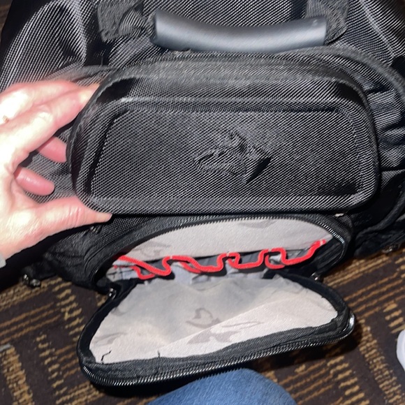 Husky backpack- 1/4 inch drive torque wrench, 12 V chargeable cordless ratchet - Picture 13 of 15